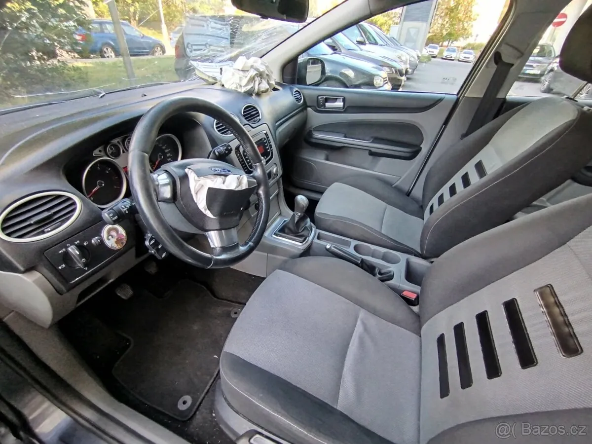 Ford Focus Combi 2010 photo 3