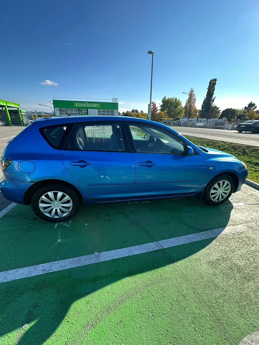 Mazda Mazda3 2006 photo 2