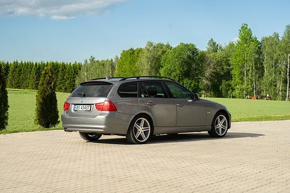 BMW 320D 2009 photo 5