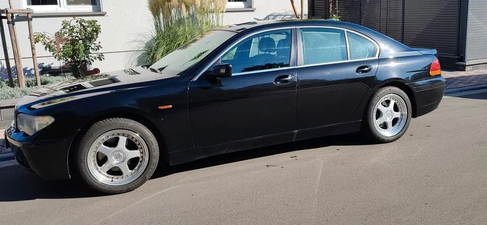 BMW 735I