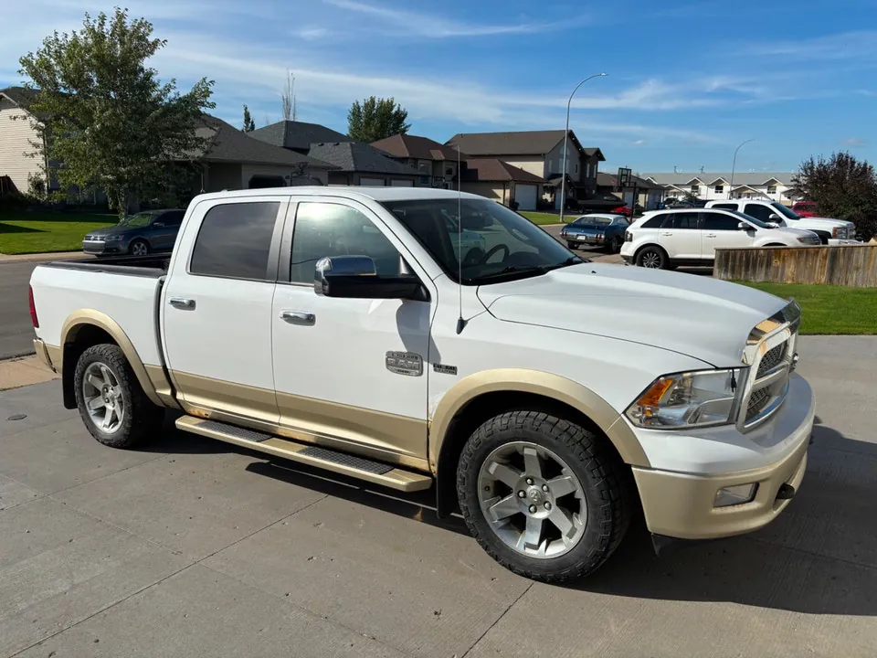 Dodge Ram 1500 2011 photo 2