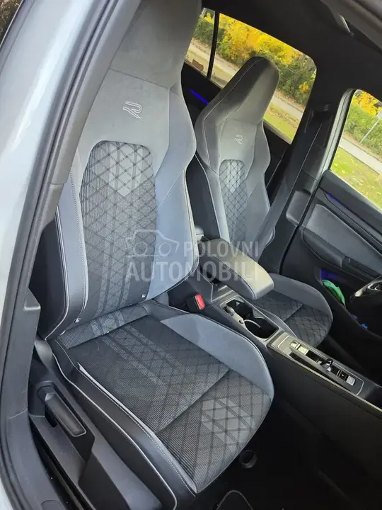 Volkswagen Golf 8 2020 photo 2