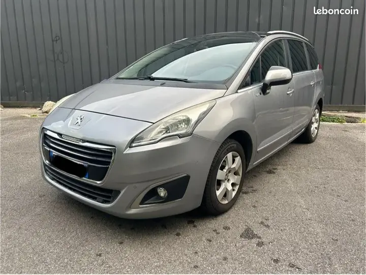 Peugeot 5008 2016 photo 2