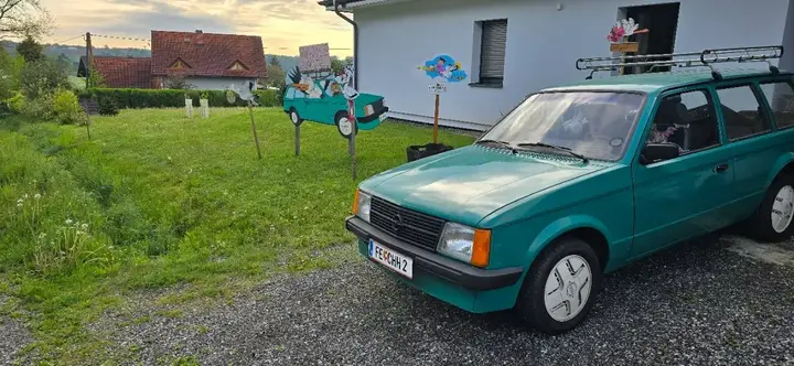 Opel Kadett 1984 photo 2