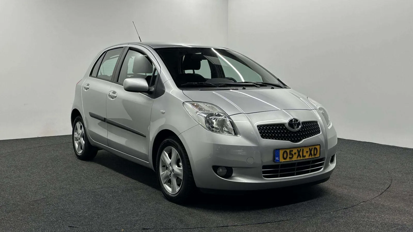 Toyota Yaris 2007 photo 3