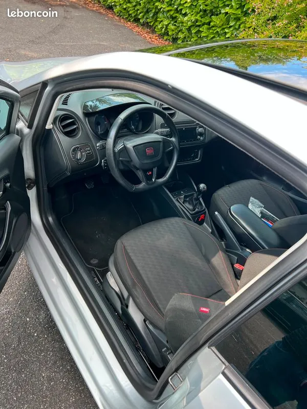Seat Ibiza 2012 photo 3
