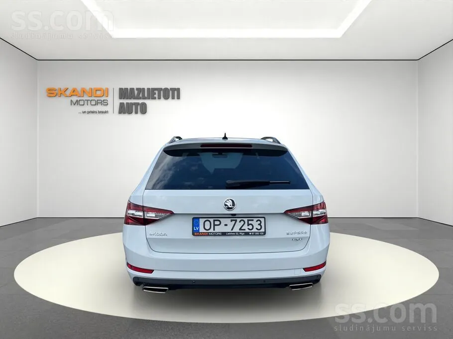 Skoda Superb 2018 photo 5