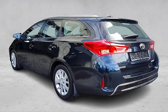 Toyota Auris 2014 photo 4
