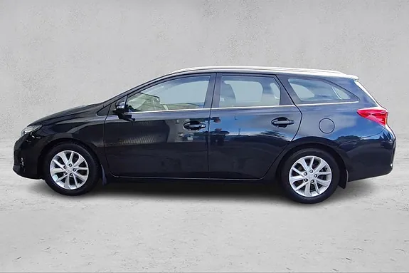 Toyota Auris 2014 photo 3
