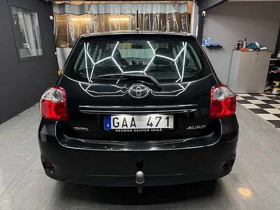 Toyota Auris 2010 photo 5