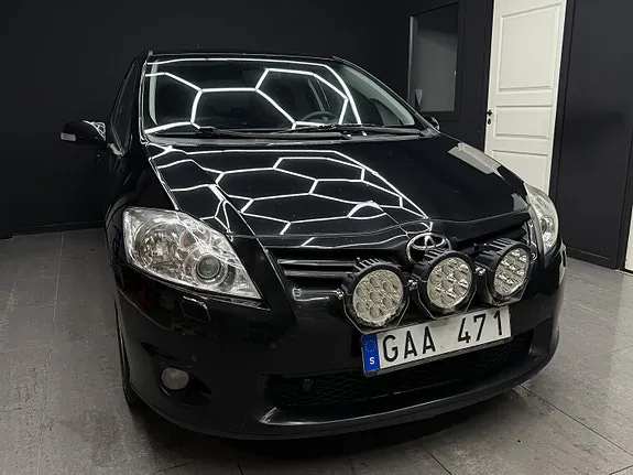 Toyota Auris 2010 photo 3
