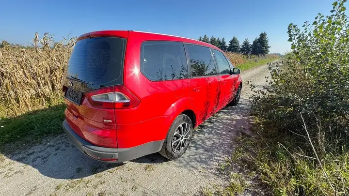 Ford Galaxy 2009 photo 2