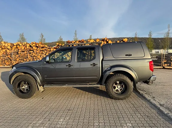 Nissan Navara 2011 photo 2