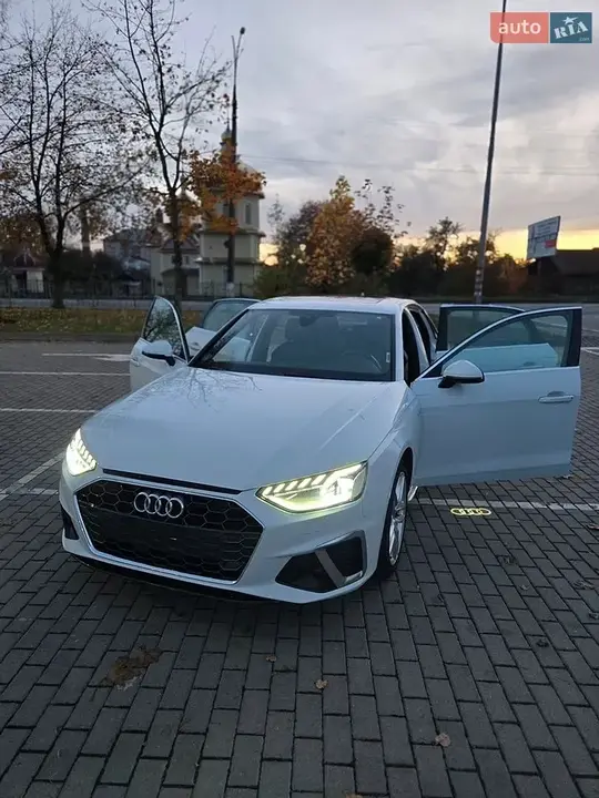 Audi A4 2020 photo 2
