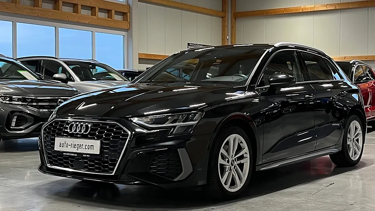 Audi A3 2023 photo 2
