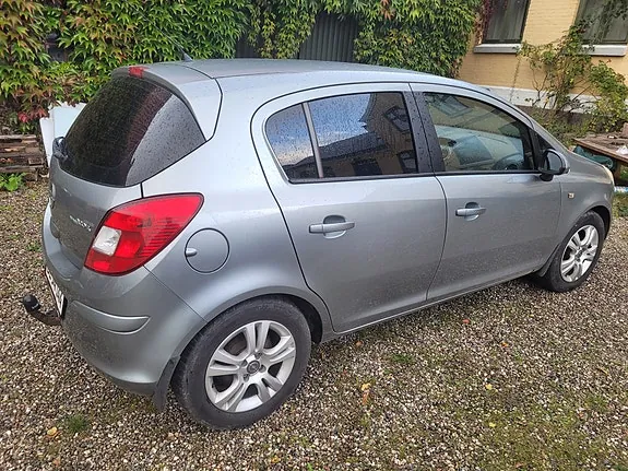 Opel Corsa 2012 photo 3