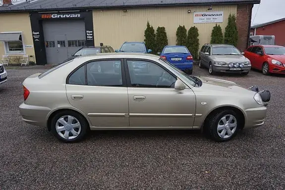 Hyundai Accent 2005 photo 2