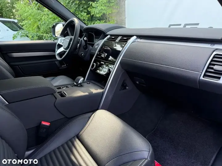 Land Rover Discovery 2025 photo 3