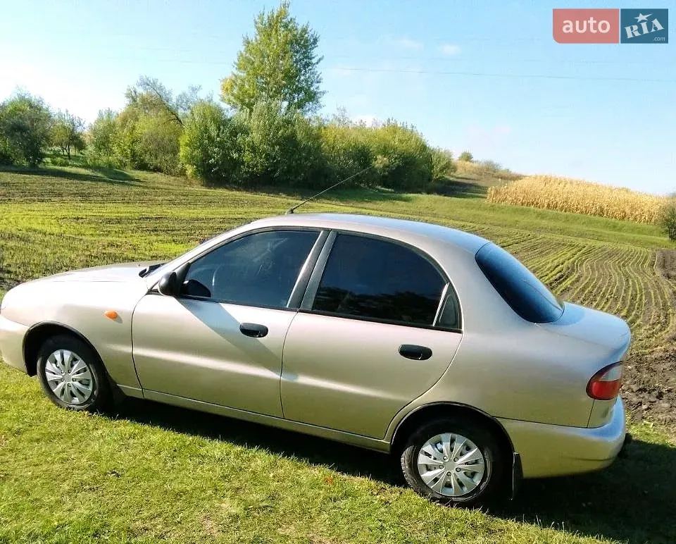 Daewoo Lanos 2004 photo 2
