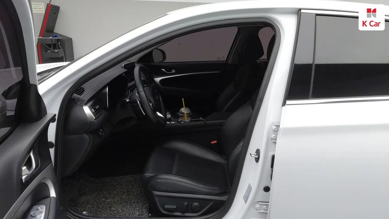 Genesis G70 2019 photo 5