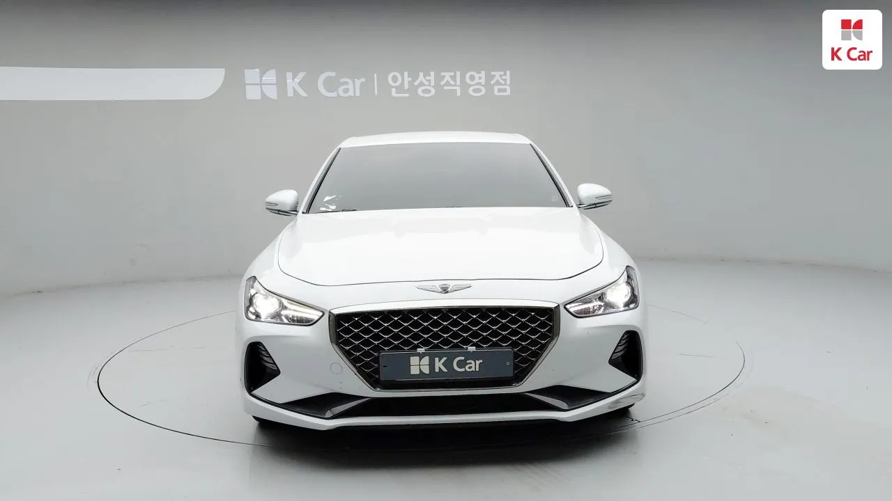 Genesis G70 2019 photo 2