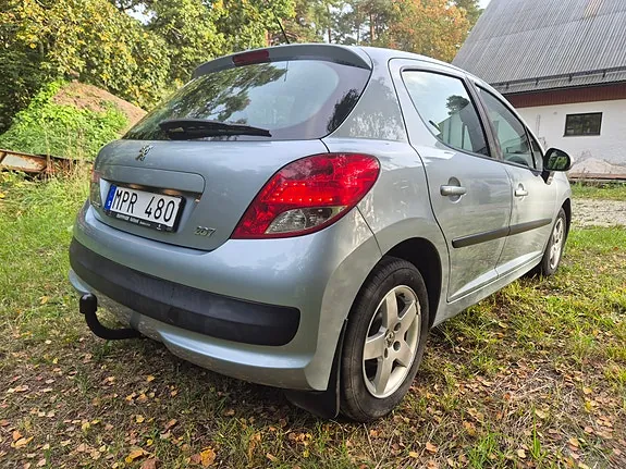 Peugeot 207 2010 photo 4