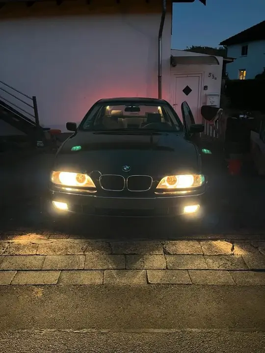BMW 520I