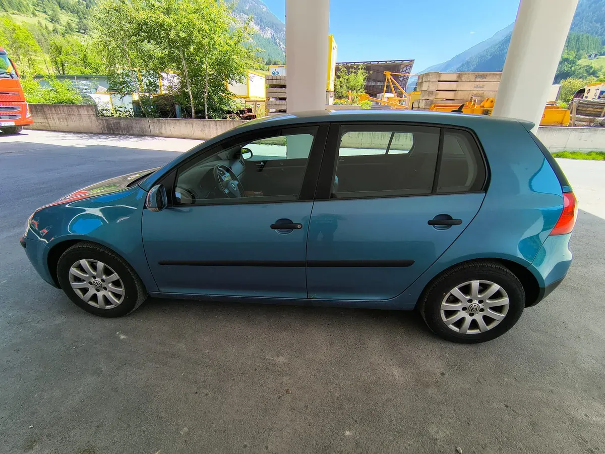Volkswagen Golf 2005 photo 2