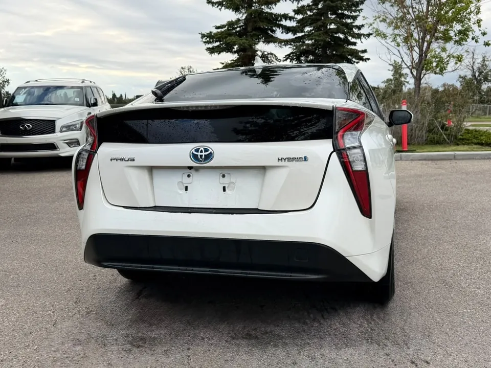 Toyota Prius 2018 photo 3