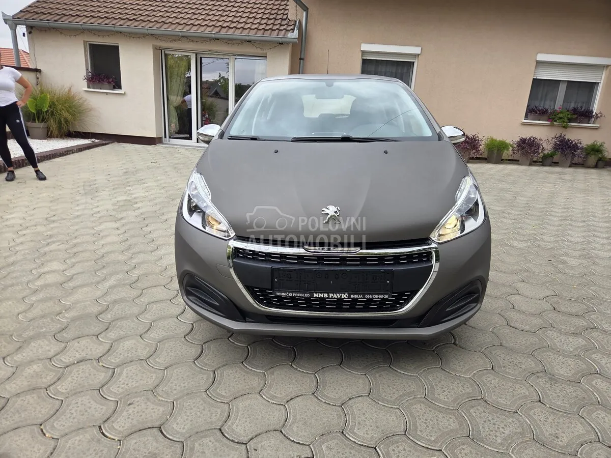 Peugeot 208 2015 photo 2