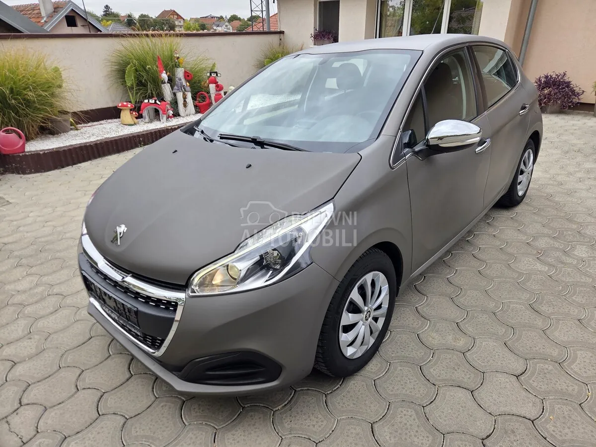 Peugeot 208 2015 photo 3