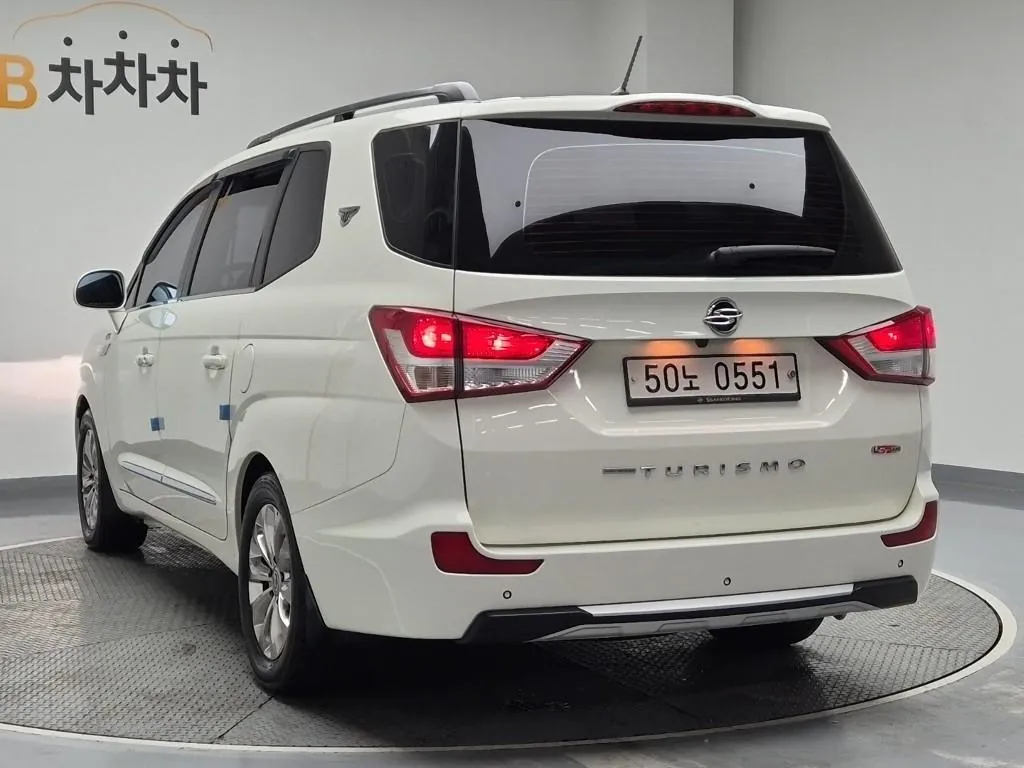 KG Mobility Korando 2016 photo 2