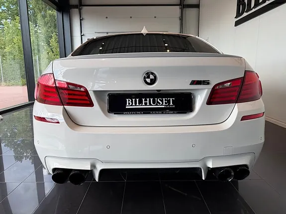 BMW M5 2012 photo 4