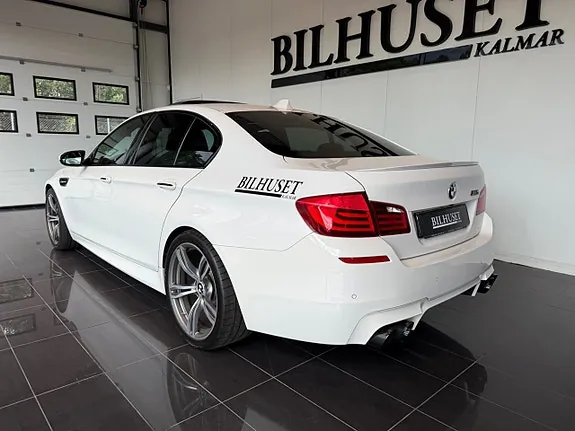 BMW M5 2012 photo 2