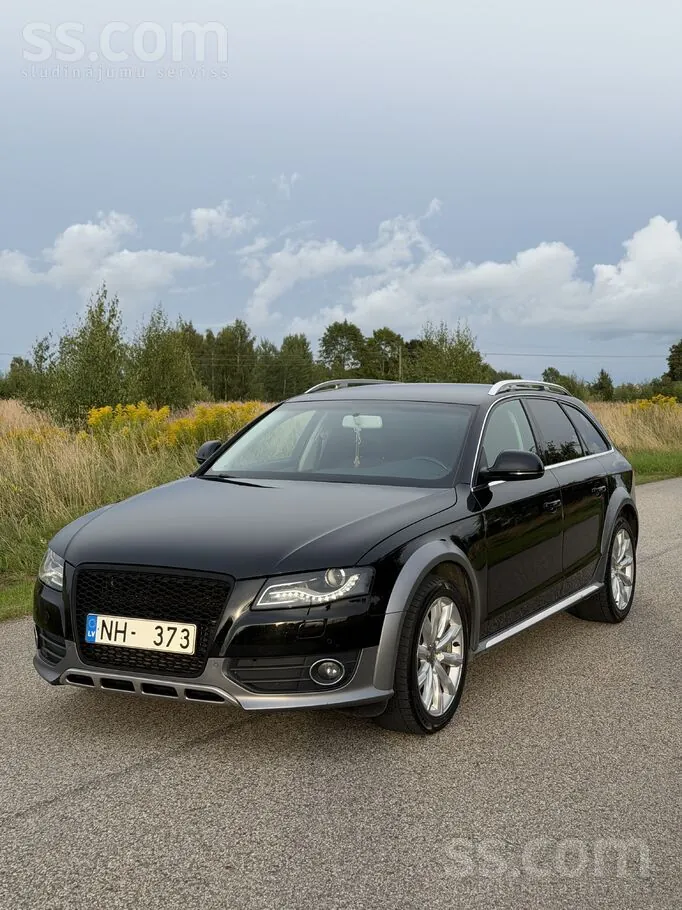 Audi Allroad 2010 photo 2
