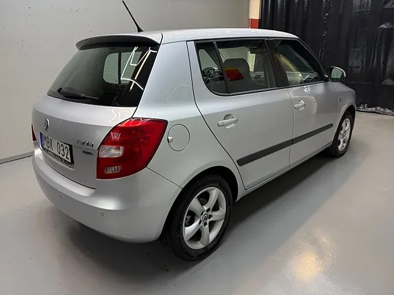 Skoda Fabia 2012 photo 5