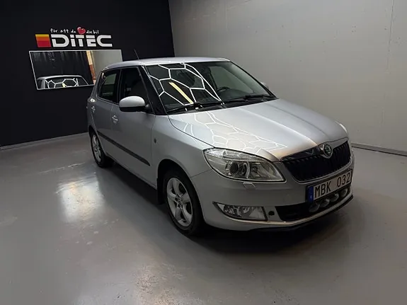 Skoda Fabia 2012 photo 2