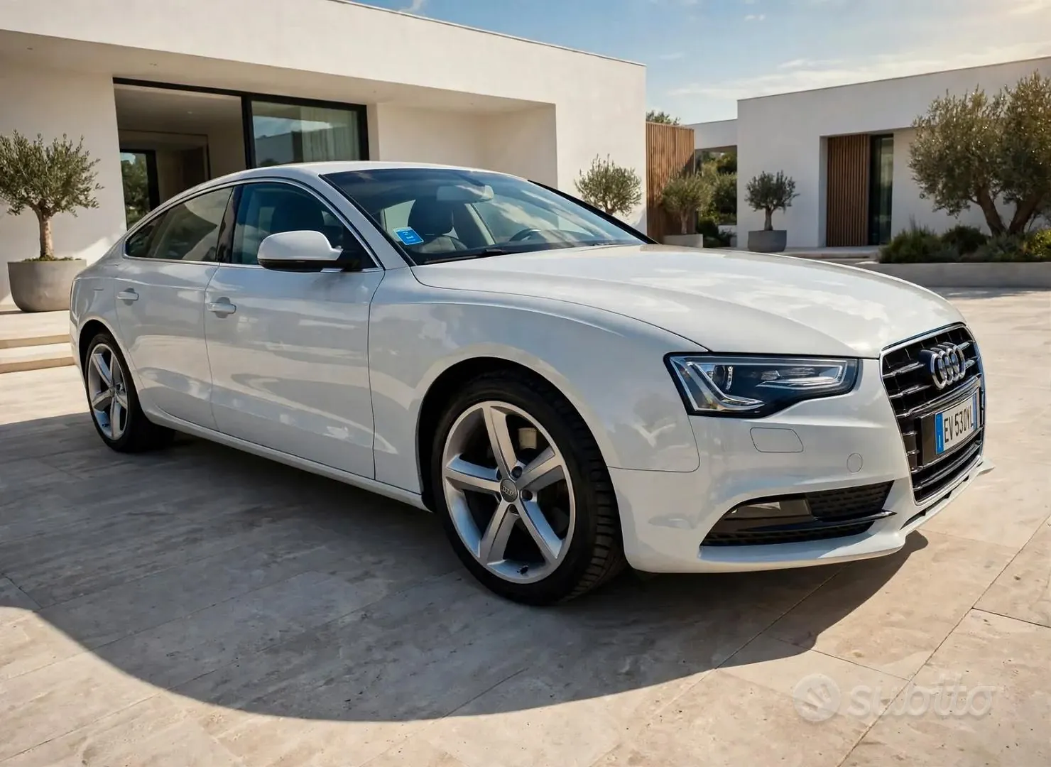 Audi A5 2012 photo 2
