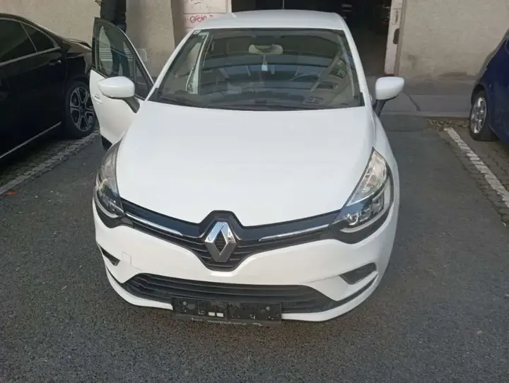 Renault Clio 2019 photo 2