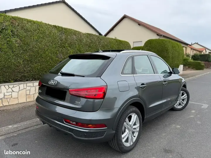 Audi Q3 2015 photo 2