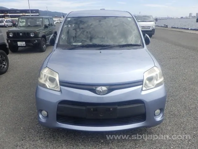 Toyota Sienta 2013 photo 5