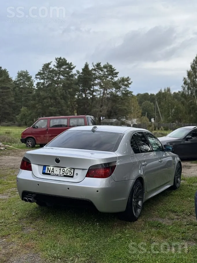 BMW 530D 2004 photo 3