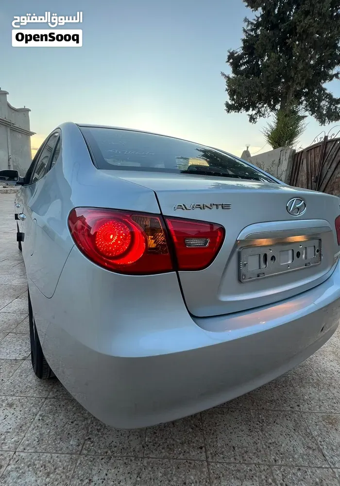 Hyundai Avante 2009 photo 2