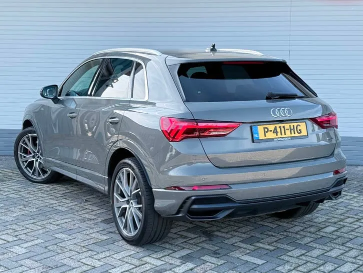 Audi Q3 2019 photo 2