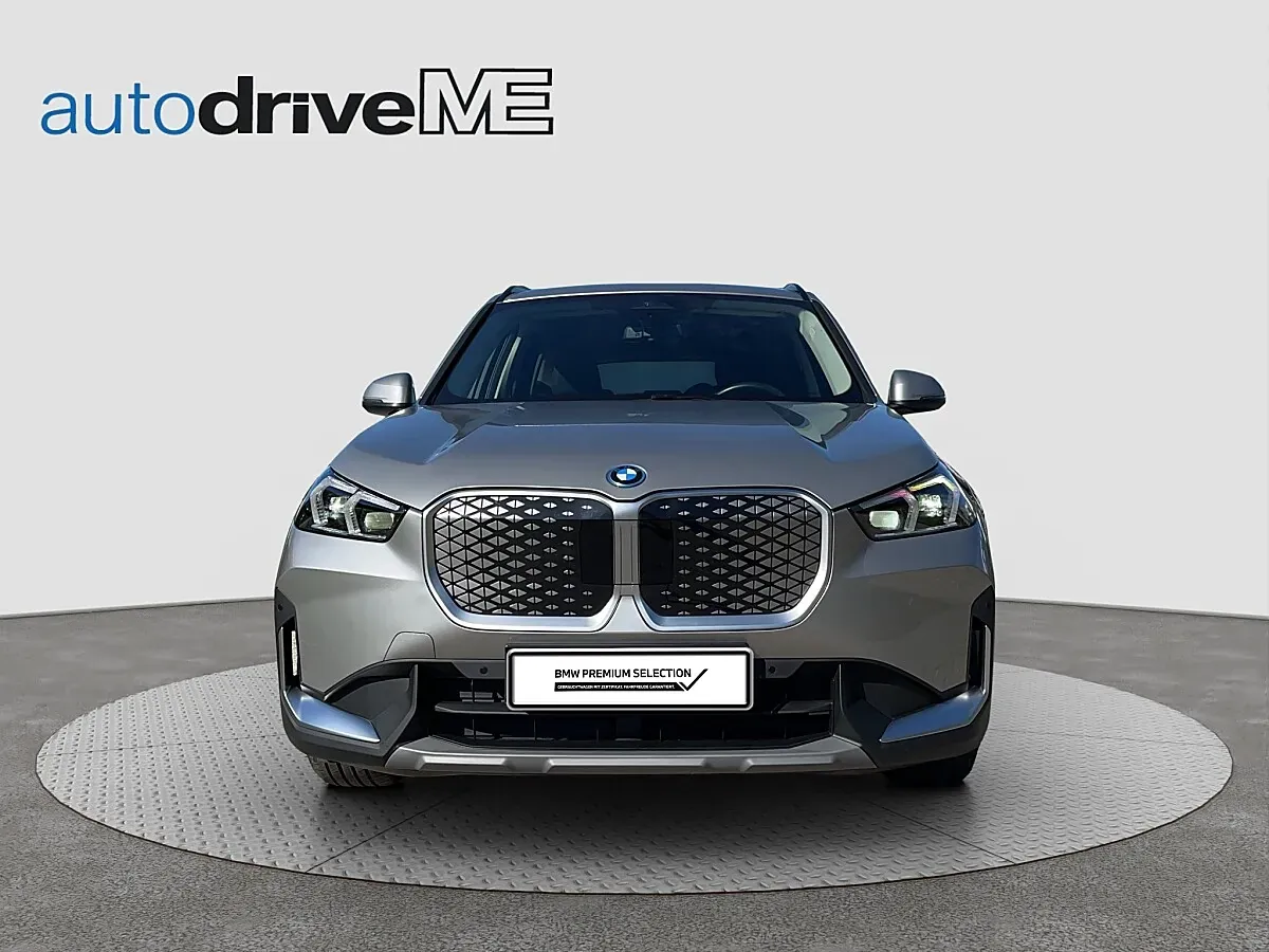 BMW Ix1 2025 photo 3