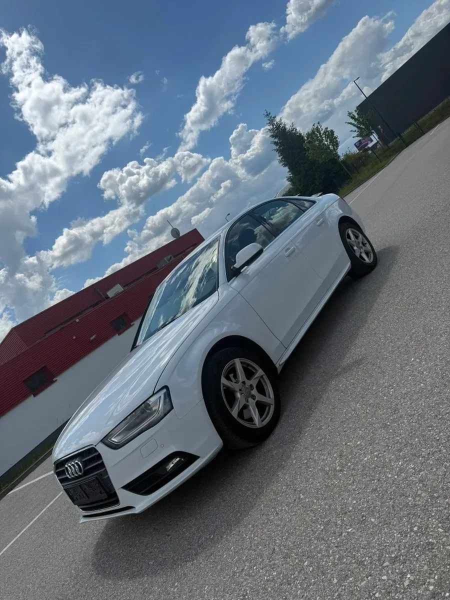 Audi A4 2014 photo 2