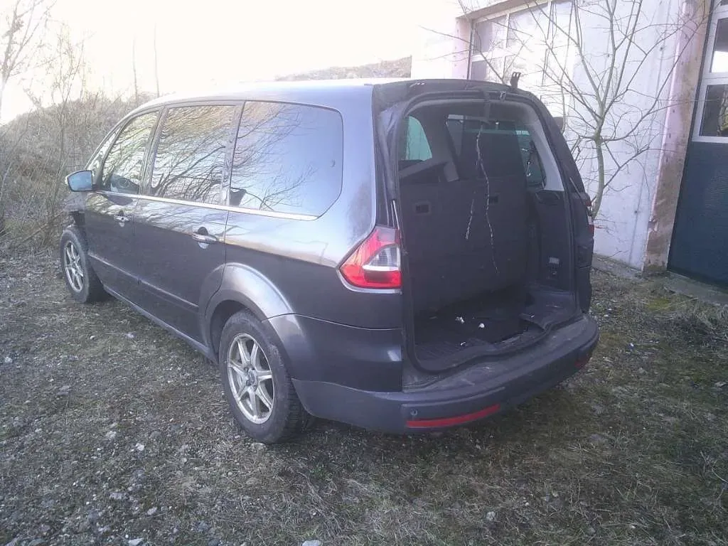 Ford Galaxy 2006 photo 2