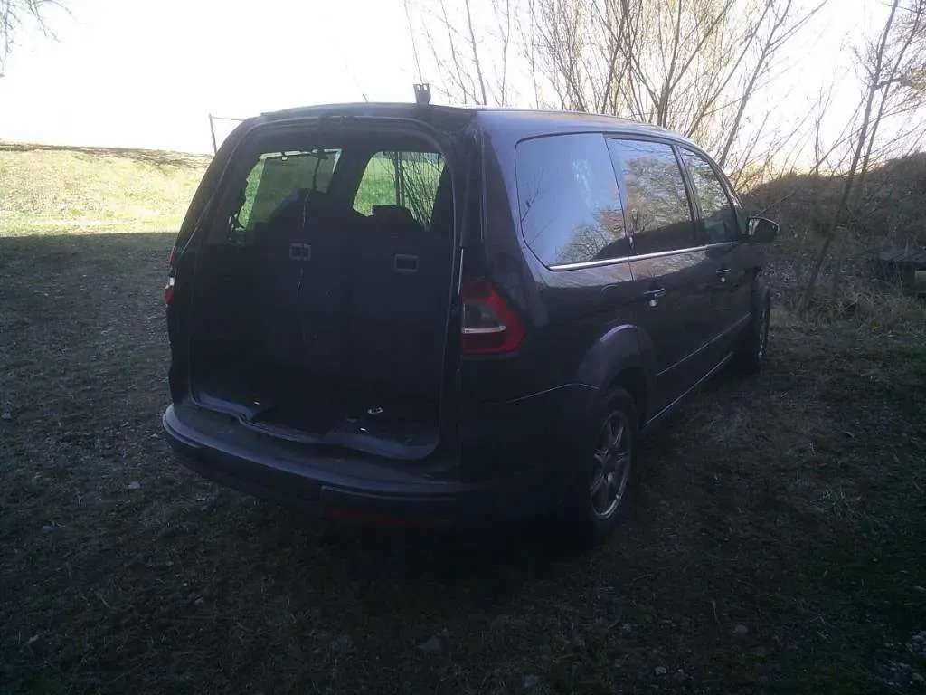 Ford Galaxy 2006 photo 3