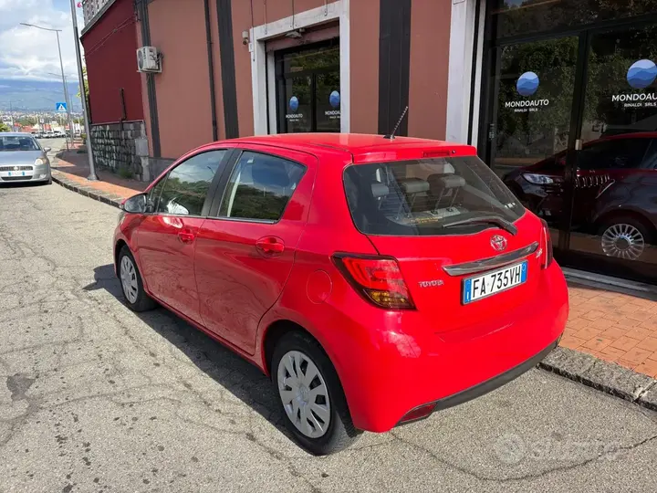 Toyota Yaris 2015 photo 5