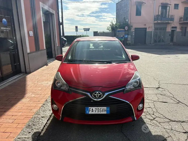 Toyota Yaris 2015 photo 3